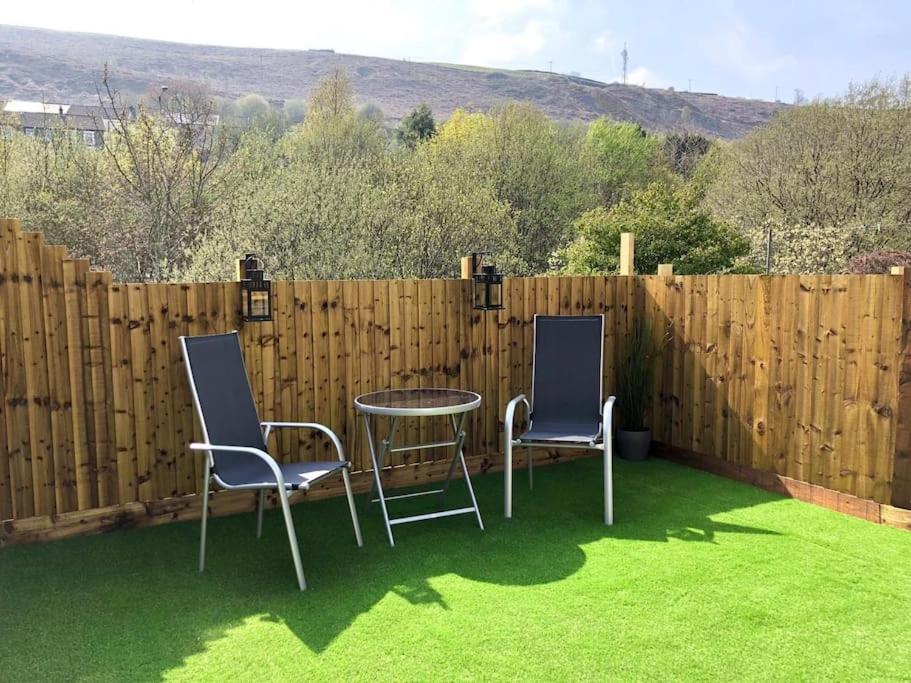 Rhondda Valleys With Breathtaking Riverside Views Llwynypia Exteriör bild