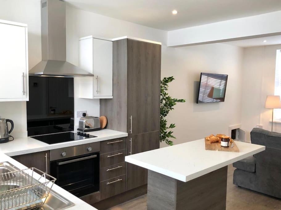 Rhondda Valleys With Breathtaking Riverside Views Llwynypia Exteriör bild