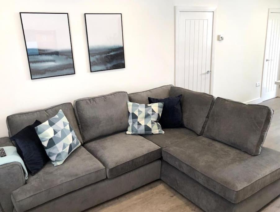 Rhondda Valleys With Breathtaking Riverside Views Llwynypia Exteriör bild