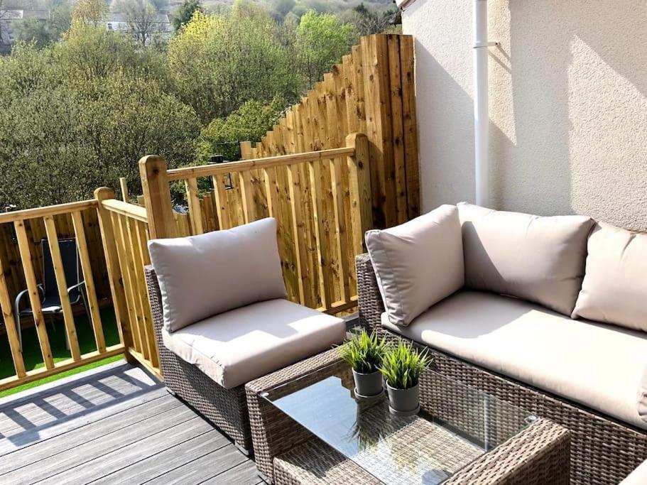 Rhondda Valleys With Breathtaking Riverside Views Llwynypia Exteriör bild