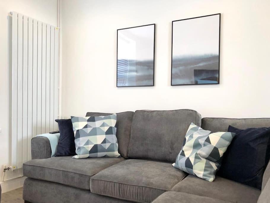 Rhondda Valleys With Breathtaking Riverside Views Llwynypia Exteriör bild