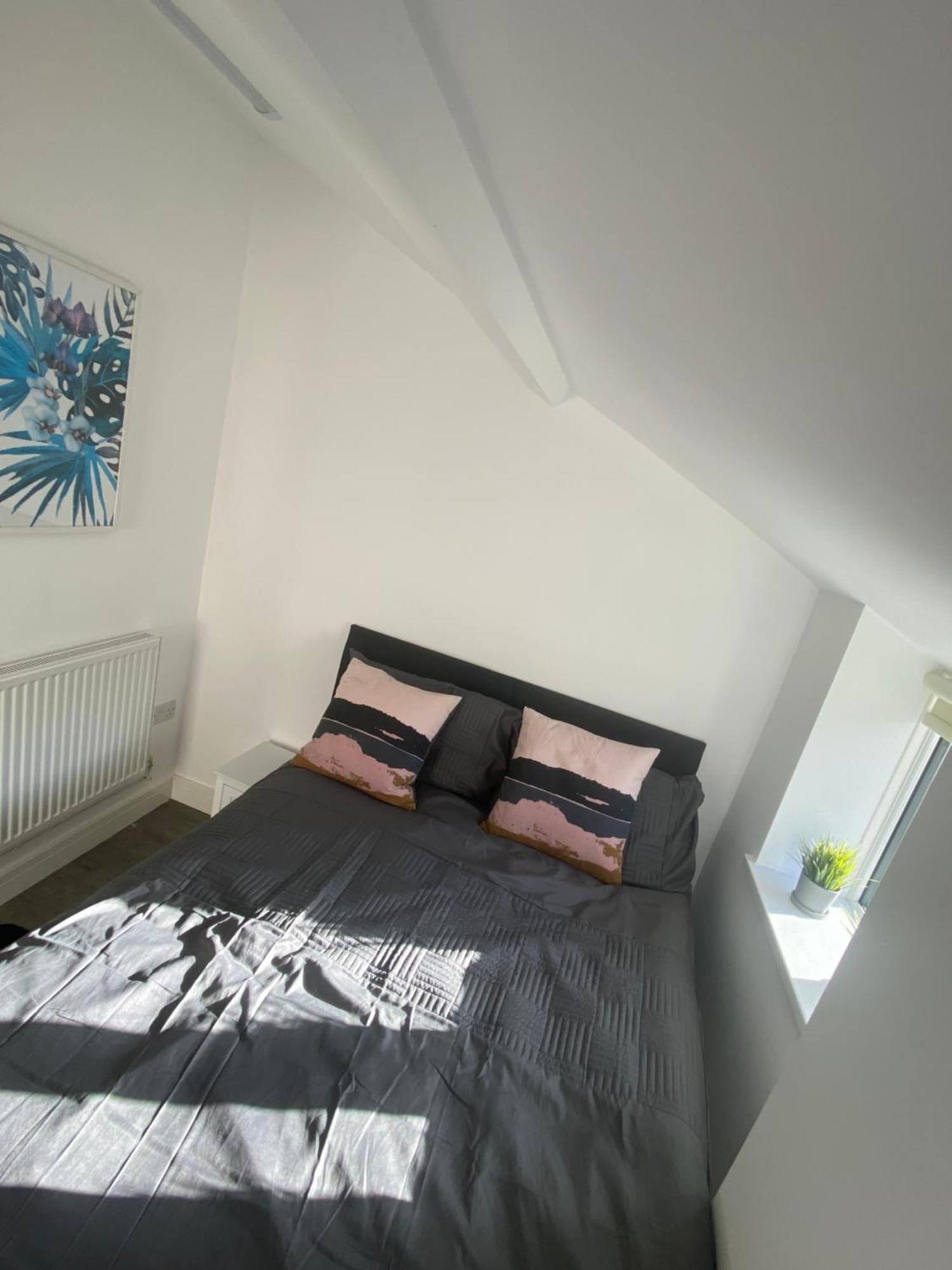 Rhondda Valleys With Breathtaking Riverside Views Llwynypia Exteriör bild